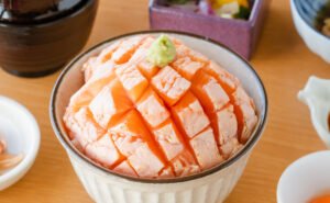 淡路島サクラマス炙り花咲丼